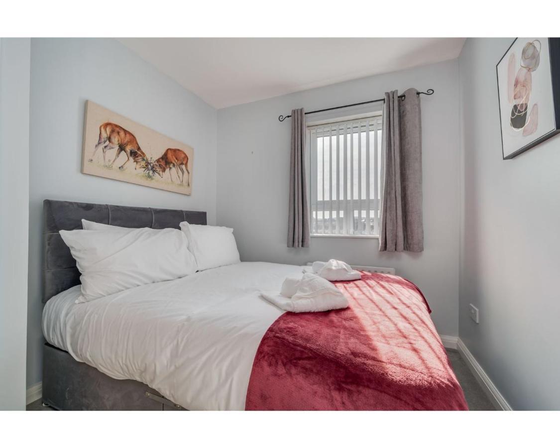 Apartments: Cromwell Apartment