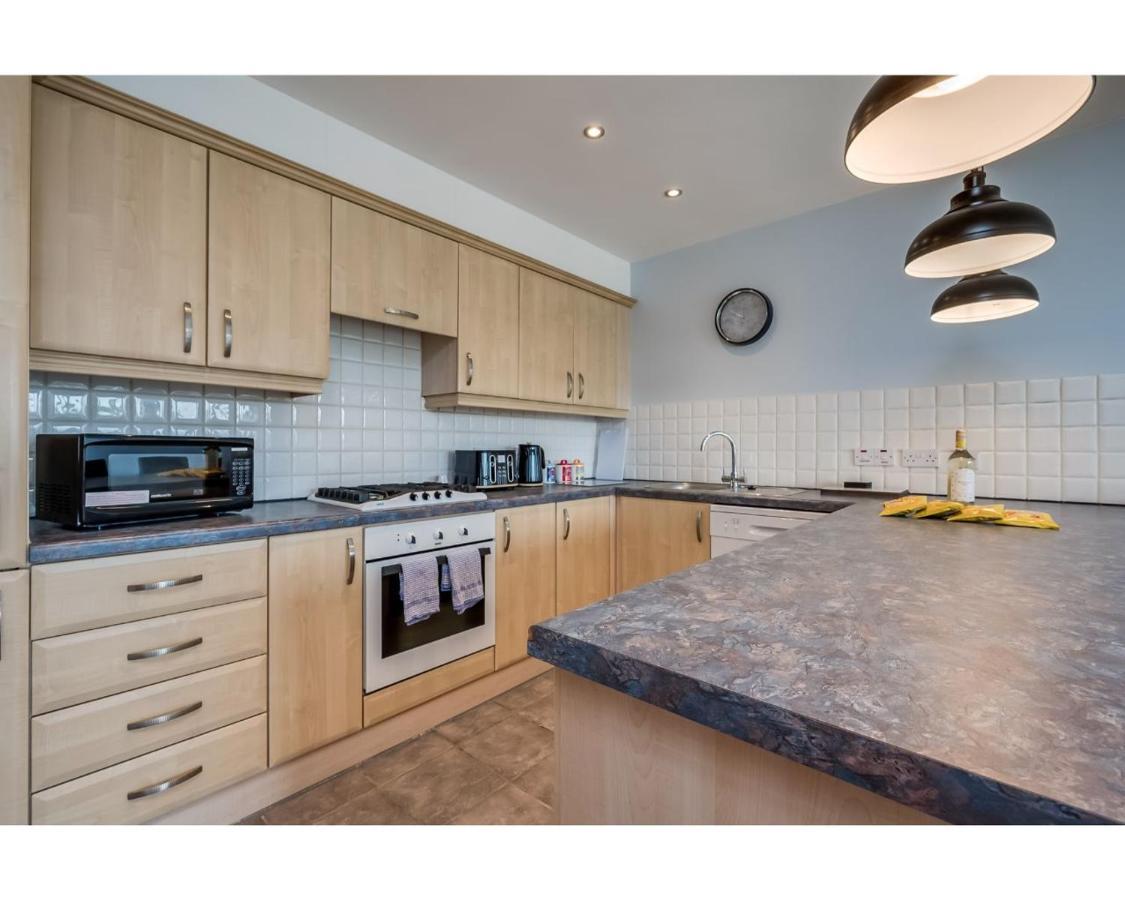 Apartments: Cromwell Apartment