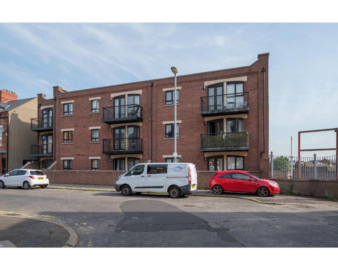Apartments: Cromwell Apartment *